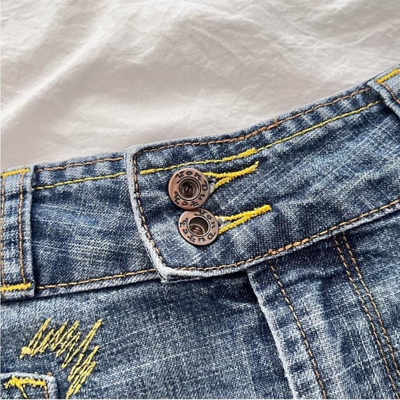 VON DUTCH Originals Denim Pleated Short Mini Skirt Y2K Flair Rare Screen Print​ - Picture 4 of 7